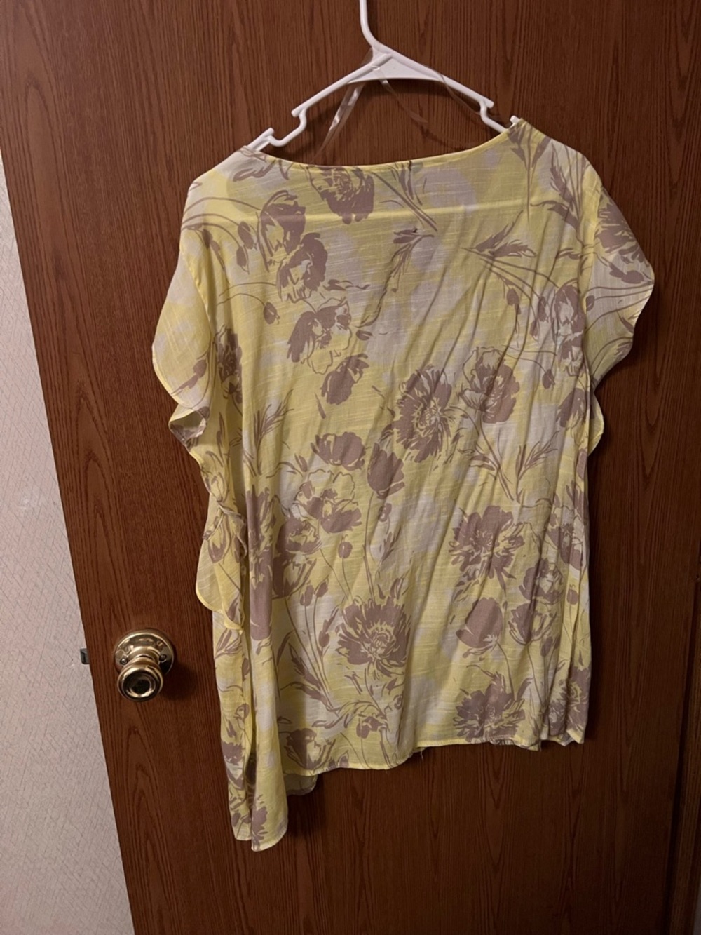EUC Zac & Rachel Woman Yellow Floral V-Neck Blouse Size 3x - Picture 2 of 5